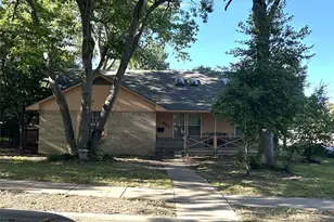 901 Saturn Springs Dr, Garland, TX 75041 - Photo 2