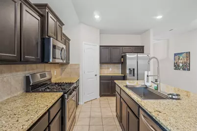 933 Walls Boulevard, Crowley, TX 76036 - Photo 12