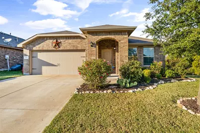 933 Walls Boulevard, Crowley, TX 76036 - Photo 2