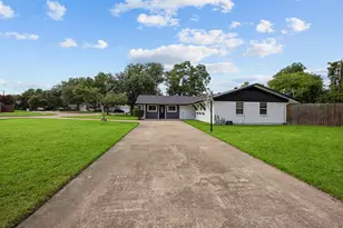 2227 Greenbrier Dr, Irving, TX 75060 - Photo 24