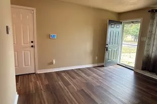 1026 Pangburn St, Grand Prairie, TX 75051 - Photo 2