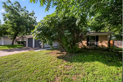 205 Volunteer Drive, Arlington, TX 76014 - Photo 4