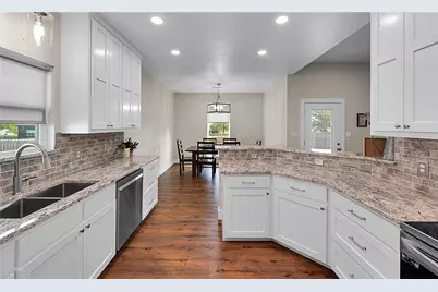 910 S Avenue J, Clifton, TX 76634 - Photo 16