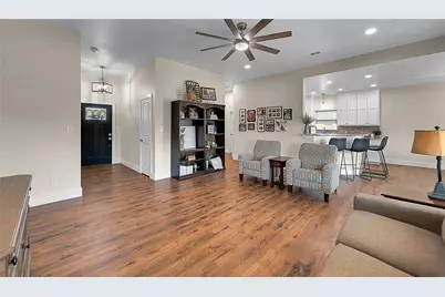 910 S Avenue J, Clifton, TX 76634 - Photo 8