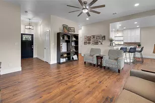 910 S Avenue J, Clifton, TX 76634 - Photo 8