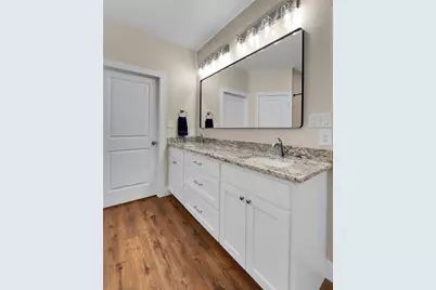 910 S Avenue J, Clifton, TX 76634 - Photo 22