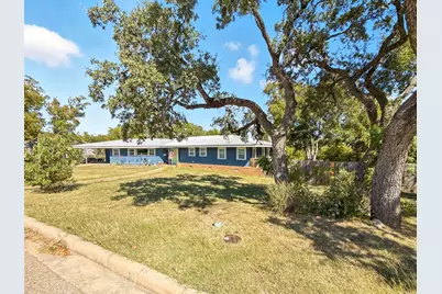 625 E Whitney Street, Hamilton, TX 76531 - Photo 2