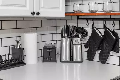 1712 Crest Point Drive, Arlington, TX 76012 - Photo 8