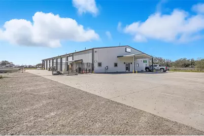 180 E Chapman Drive, Sanger, TX 76266 - Photo 2