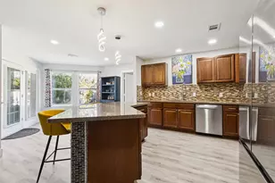 208 Oxford Dr, Roanoke, TX 76262 - Photo 10