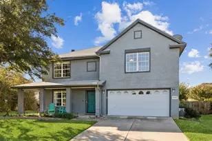 208 Oxford Dr, Roanoke, TX 76262 - Photo 2