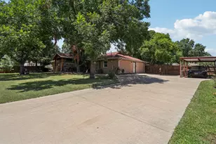 1213 W Tarrant Rd, Grand Prairie, TX 75050 - Photo 2