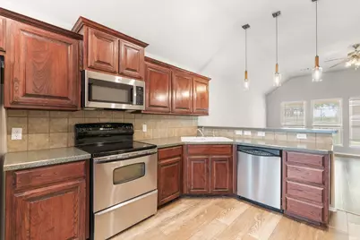 1002 Hidden Oaks Drive, Burleson, TX 76028 - Photo 12