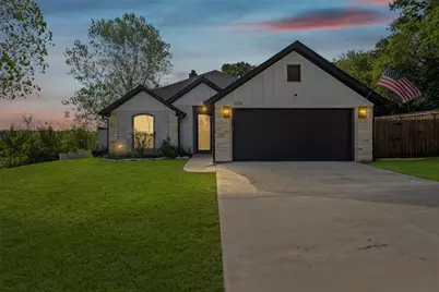 323 Heritage Trail, Granbury, TX 76048 - Photo 2
