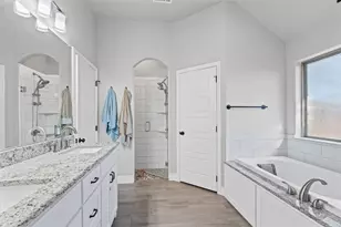 323 Heritage Trail, Granbury, TX 76048 - Photo 24
