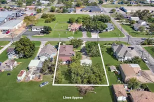 305 W Main St, Gunter, TX 75058 - Photo 4