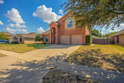 1009 Windsor Drive, Saginaw, TX 76179 - Photo 4