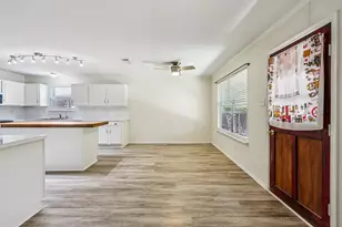 906 Creekview Dr, Waxahachie, TX 75165 - Photo 12