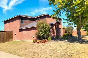 1003 Graystone Dr, Lancaster, TX 75134 - Photo 4