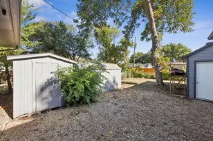 2472 Highwood Dr, Dallas, TX 75228 - Photo 22