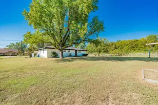 802 Division St, Greenville, TX 75401 - Photo 30