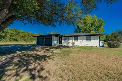 802 Division Street, Greenville, TX 75401 - Photo 2