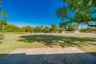 802 Division St, Greenville, TX 75401 - Photo 28