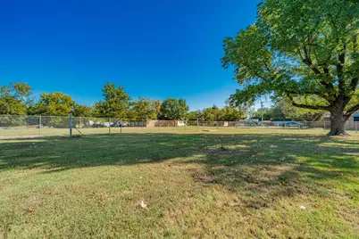 802 Division Street, Greenville, TX 75401 - Photo 32