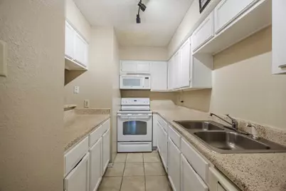 1608 Pecan Chase Circle #42, Arlington, TX 76012 - Photo 6