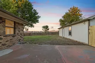 403 E 8th St, Prosper, TX 75078 - Photo 24