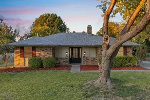 403 E 8th St, Prosper, TX 75078 - Photo 2