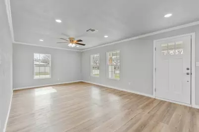 910 S Seaman Street, Eastland, TX 76448 - Photo 4