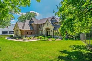 1811 Magic Valley Ln, Cedar Hill, TX 75104 - Photo 2