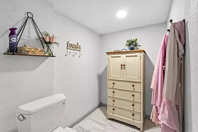 1805 Lakecrest Court, Carrollton, TX 75006 - Photo 16