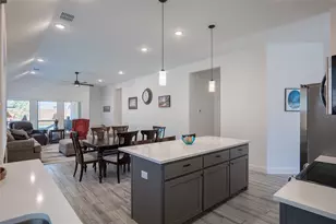 297 Sparkling Spgs Dr, Waxahachie, TX 75165 - Photo 8