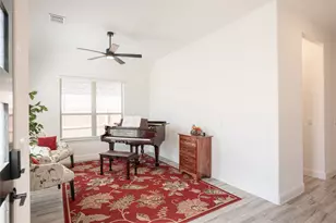 297 Sparkling Spgs Dr, Waxahachie, TX 75165 - Photo 6