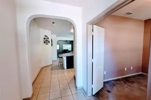 912 Iona Dr, Fort Worth, TX 76120 - Photo 4