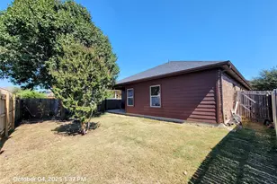 912 Iona Dr, Fort Worth, TX 76120 - Photo 22