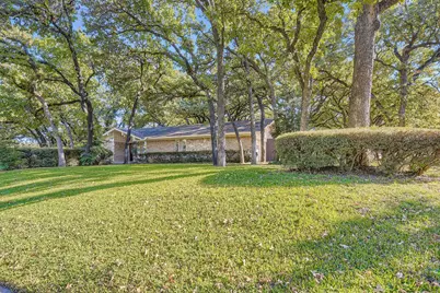3106 Woodford Drive, Arlington, TX 76013 - Photo 2
