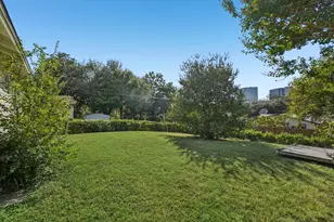 12203 Galva Dr, Dallas, TX 75243 - Photo 16