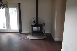 1220 Meadowbrook St, Ranger, TX 76470 - Photo 4