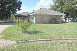 1220 Meadowbrook St, Ranger, TX 76470 - Photo 24