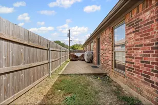 409 Grayson Ct, Joshua, TX 76058 - Photo 24