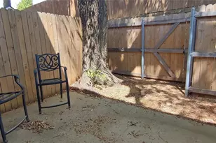 20 Abbey Rd, Euless, TX 76039 - Photo 4