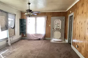 411 S Santa Fe St, Wolfe City, TX 75496 - Photo 10