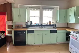 411 S Santa Fe St, Wolfe City, TX 75496 - Photo 4