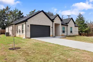2217 S Peachtree Ct, Denison, TX 75020 - Photo 2