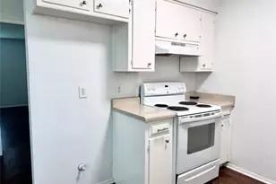 441 SW Thomas St, Burleson, TX 76028 - Photo 6