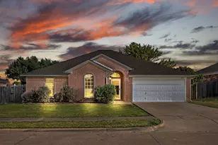 1105 Crooked Creek Ct, Midlothian, TX 76065 - Photo 1