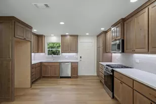229 E Nevada, Van, TX 75790 - Photo 10